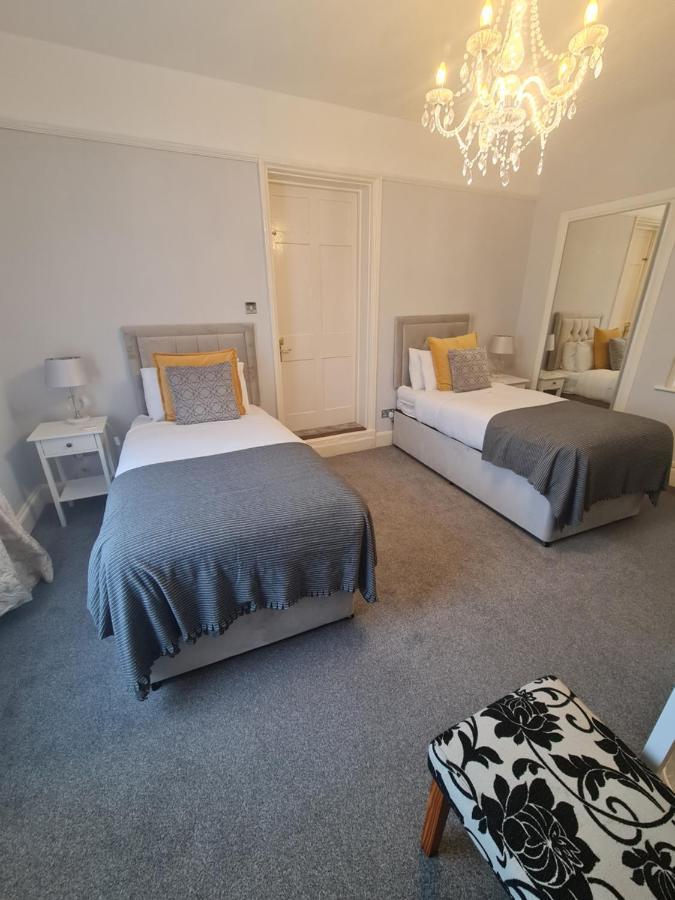 Beaufort Lodge - Central Location & Free Parking Taunton Eksteriør bilde