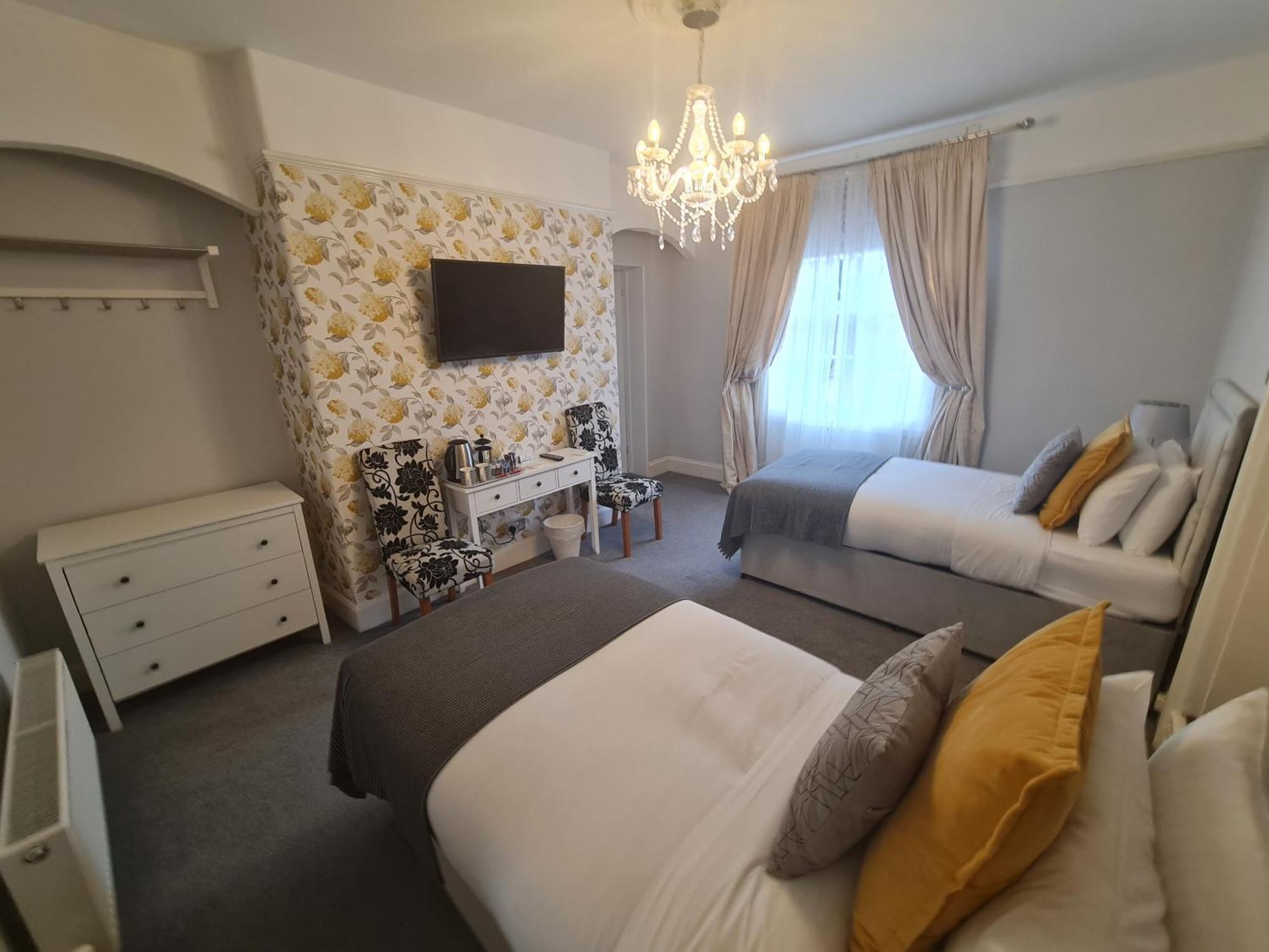 Beaufort Lodge - Central Location & Free Parking Taunton Eksteriør bilde