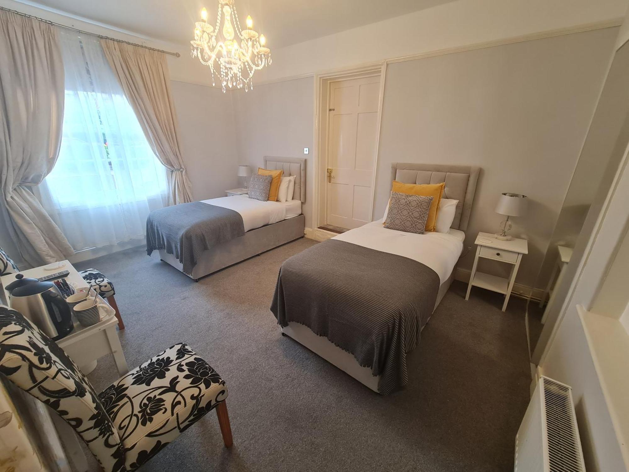 Beaufort Lodge - Central Location & Free Parking Taunton Eksteriør bilde
